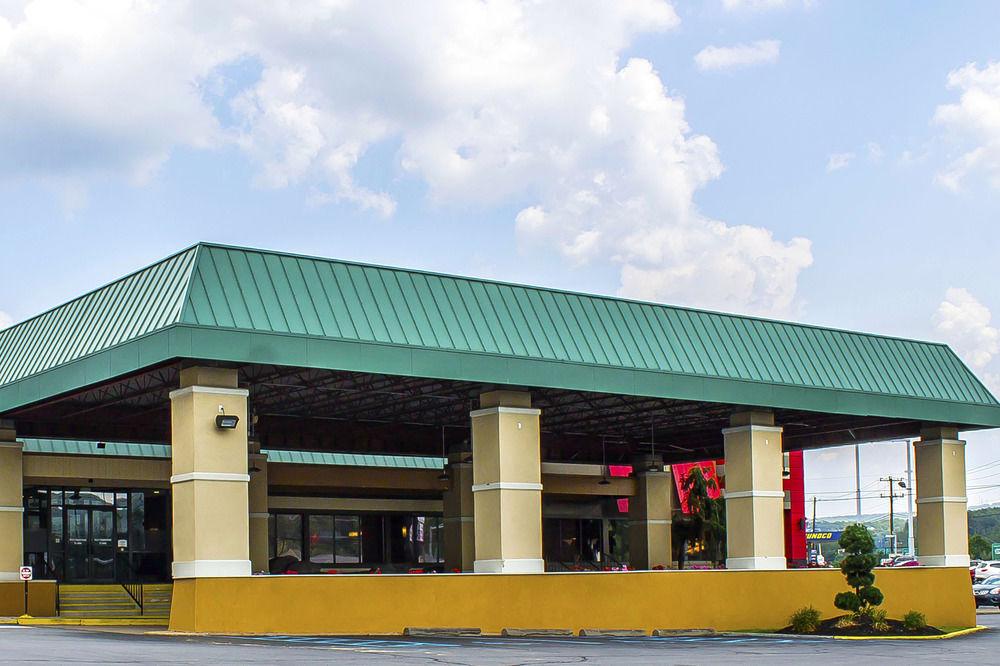 Wilkes-Barre Inn & Suites Exterior photo