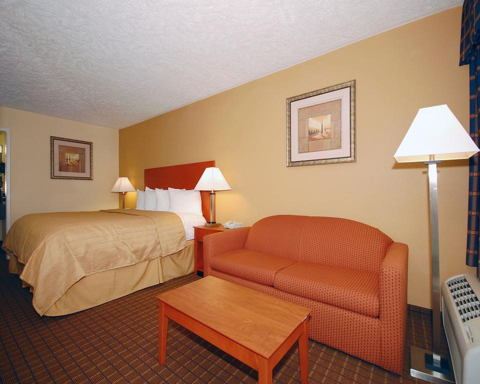Wilkes-Barre Inn & Suites Room photo